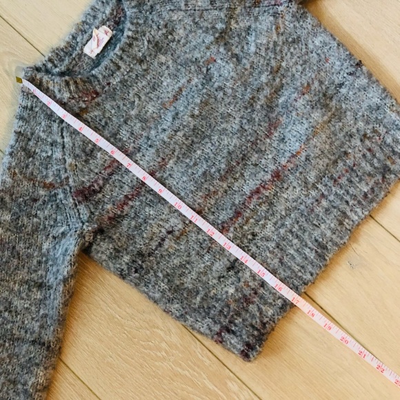 Shrinking Violet Cropped Grey & Warm Colored Sweater - Picture 5 of 8